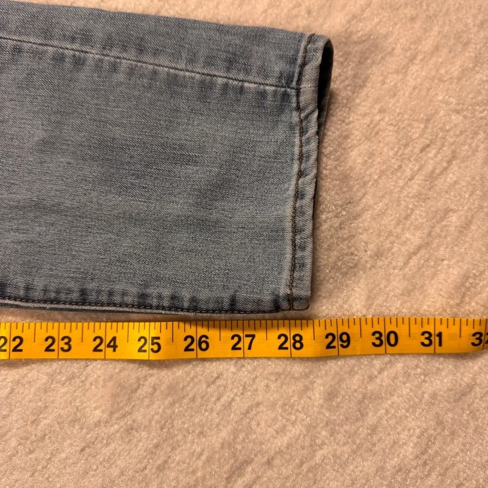 DKNY Jeans Bleecker Boyfriend Light Wash Denim Jeans Size 8‎